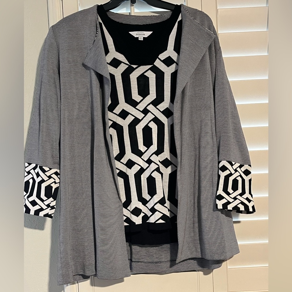 MISOOK - 2 Piece Black and White Cardigan Sweater with Sleeveless Tank Top